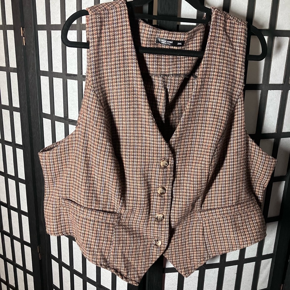 SHEIN Brown Plaid Button-Up Vest
